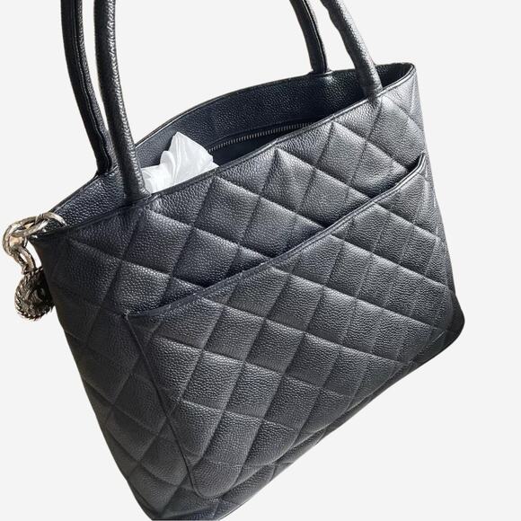 Chanel Medallion Tote Quilted Caviar Dark Navy With Silver Hardware - Picture 2 of 12